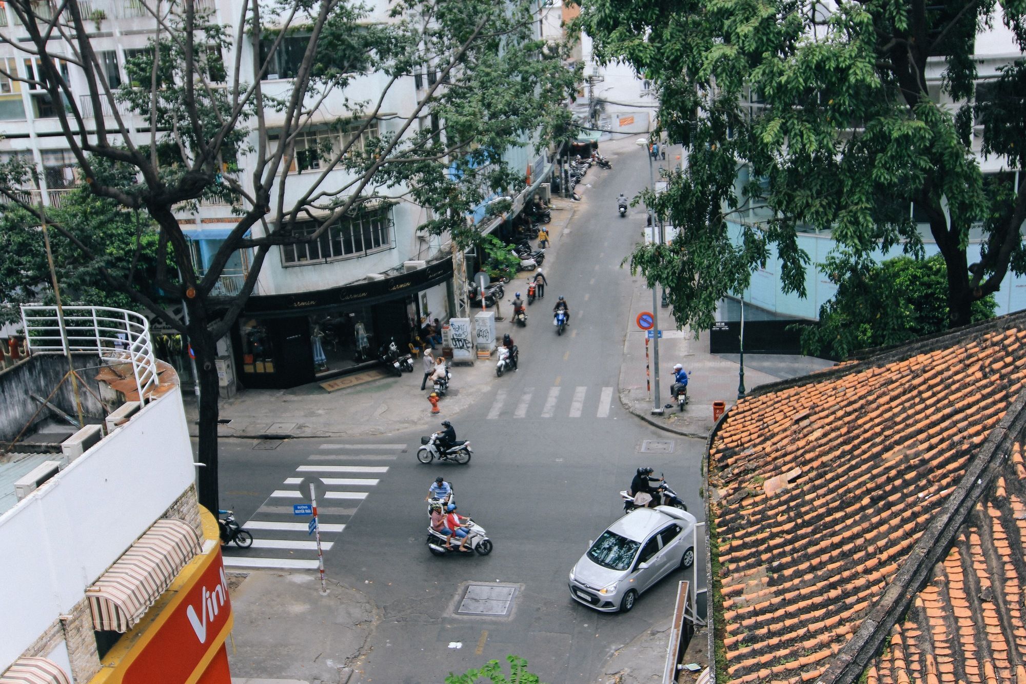 Wanderlust Saigon Hostel & Rooftop Bar Ho Chi Minh City Exterior photo